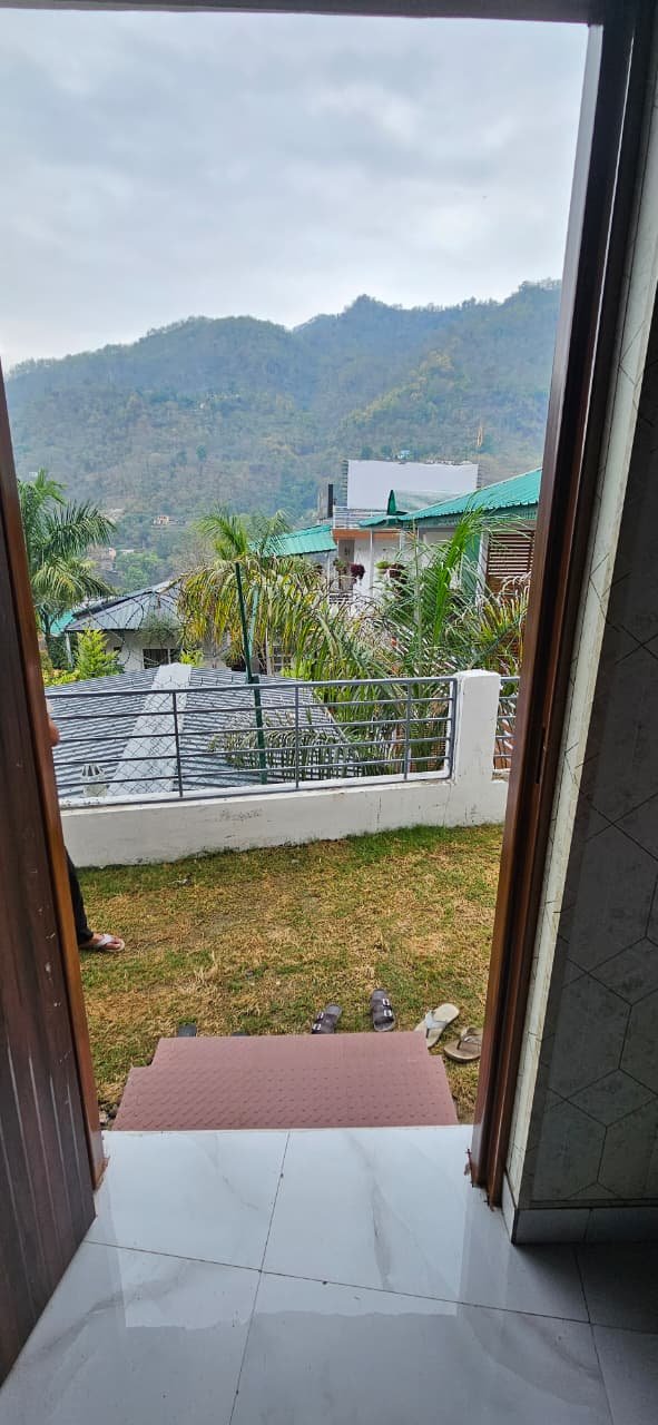 Entrance opening onto Himalayan view at the ashram