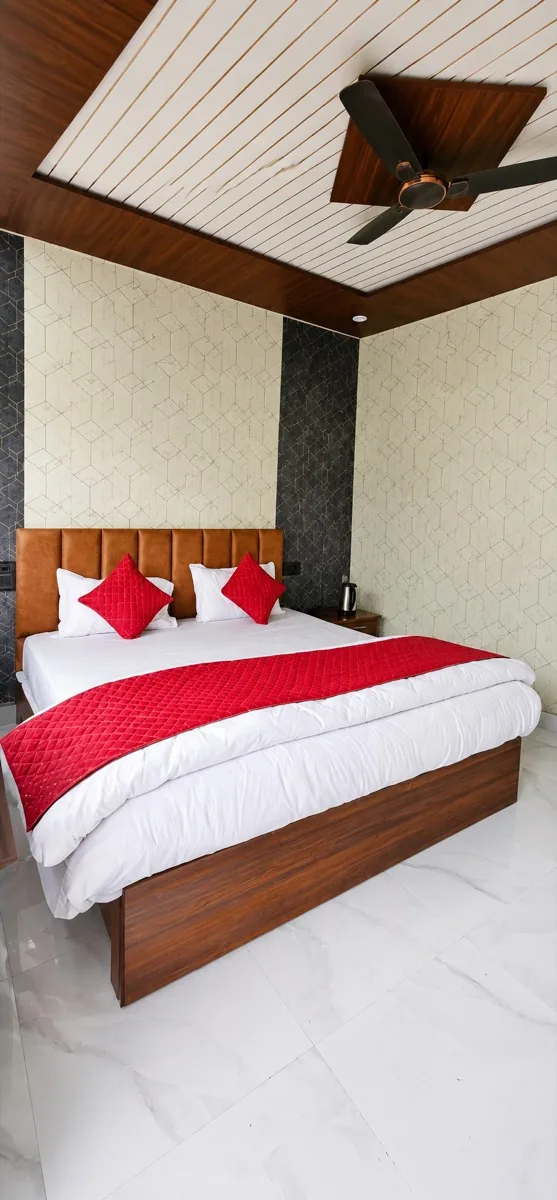 Warm, private room ideal for couples
